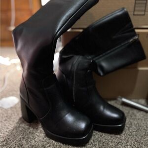Elegant Black Women's Boots
